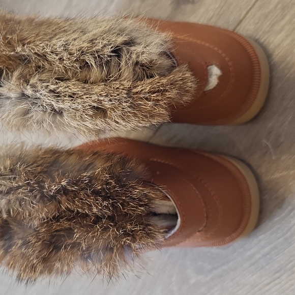 Booties l real fur trim l tan leatherwinter boots l toddler size 9.5 or 26 euro - Picture 7 of 9